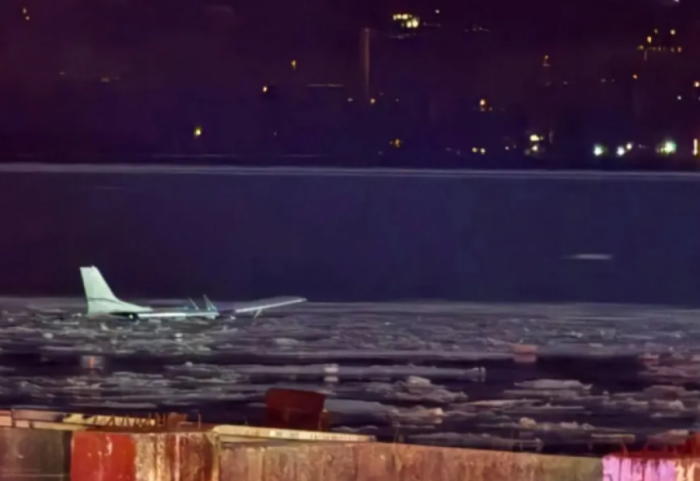 Lumi Hudson shërben sërish si pistë, një tjetër avion kryen ulje emergjence