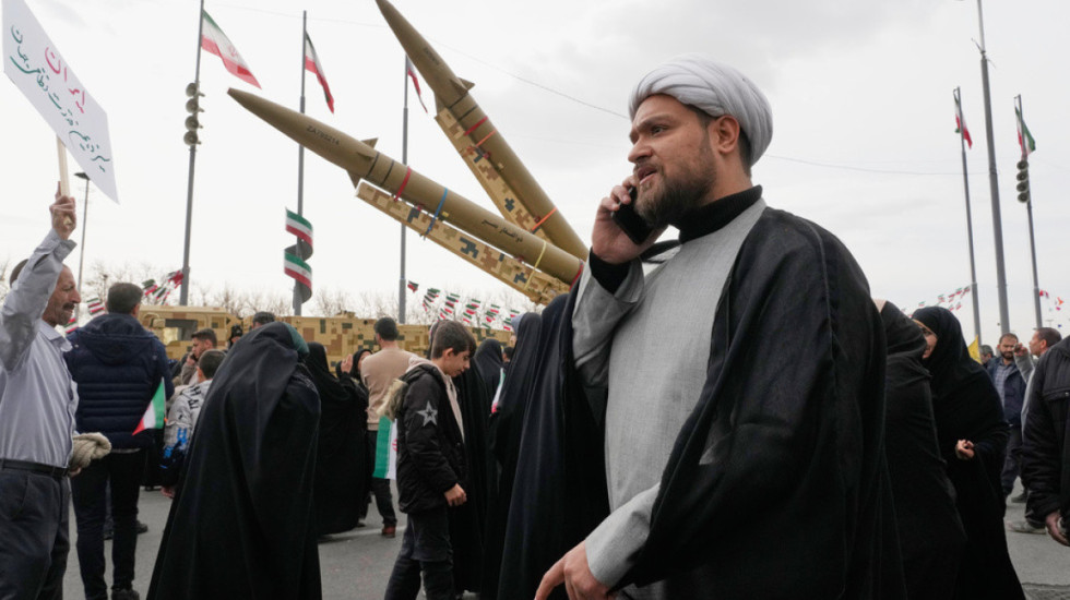 “Nuk është koha për të fjetur në timon. Kërcënimi i Iranit për Britaninë është real”