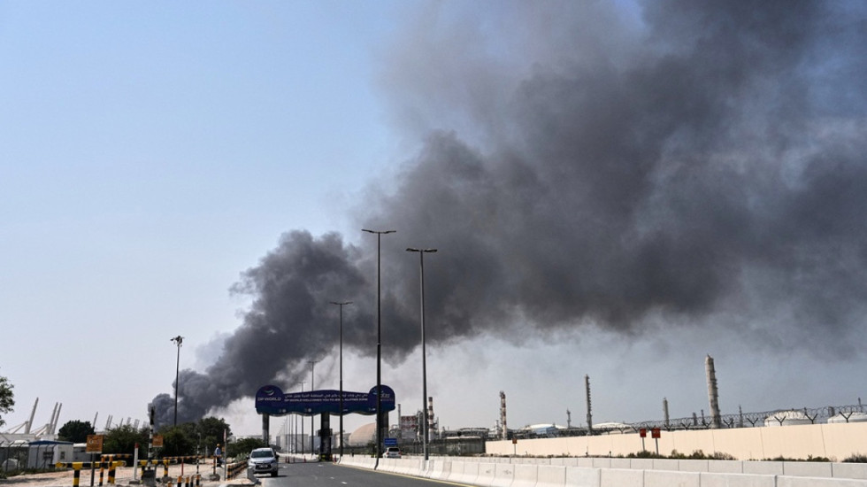 Konsullata amerikane në Dubai në flakë, goditet nga droni iranian