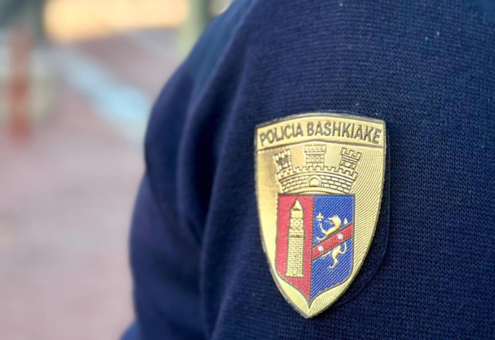 Polici dhunon në zyrë kolegun, nisin hetimet