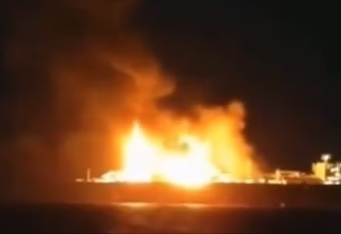 Goditet me dronë cisterna ruse me gaz në Mesdhe