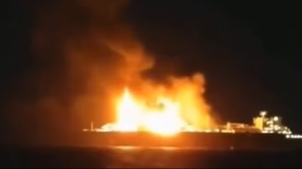 Goditet me dronë cisterna ruse me gaz në Mesdhe