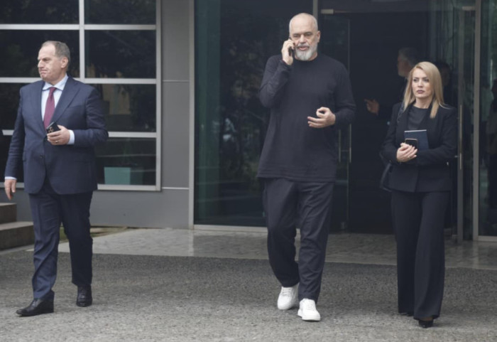 Një orë mbledhje me deputetët e Tiranës dhe zyrtarët e bashkisë, zbardhen porositë e Ramës