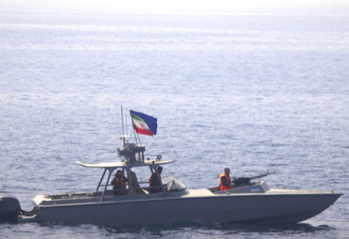 Irani godet anijen çisternë të SHBA: Hormuzi i mbyllur vetëm për Amerikën, Izraelin dhe Europën