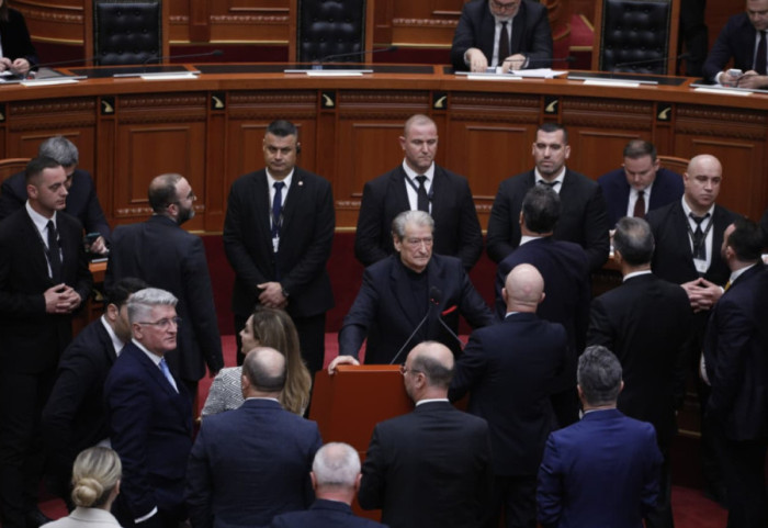 “Kaluan klonet e Lubisë”, Berisha “uron” ministrat e rinj: Fatin e asaj do të keni