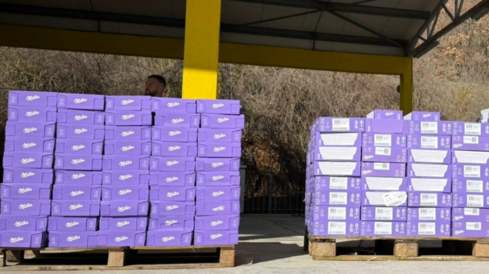 Bllokohen 1,5 tonë çokollata në doganën e Kapshticës
