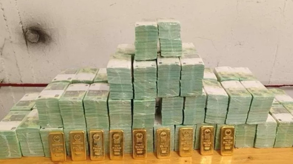 Arrestohen teksa udhëtonin me 40 milionë dollarë, 35 milionë euro dhe 9 kg flori