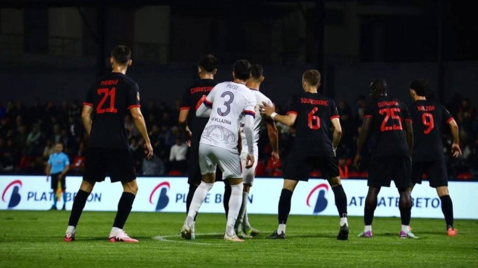 Flamurtari mposht Vllazninë në Vlorë, 3 pikë të arta për mbijetesën