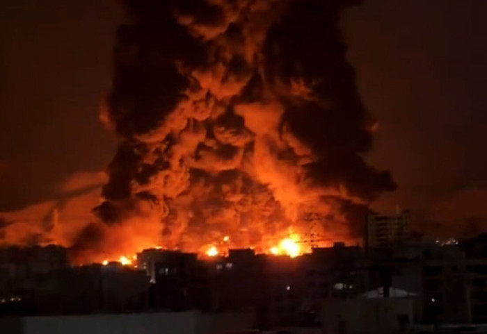 Teherani nën pushtetin e flakëve, zjarre masive pasi Izraeli sulmoi depot e naftës