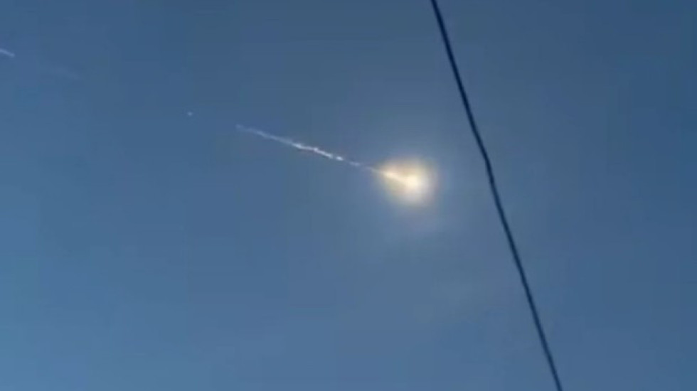 Top zjarri mbi Gjermani, meteori bie mbi një shtëpi, qyteti i Koblenz në panik