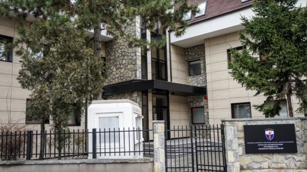 Gjykata Kushtetuese në Kosovë pezullon dekretin e Osmanit për shpëndarjen e Kuvendit