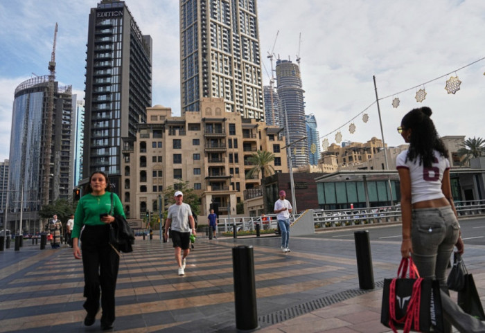 Vendi që ia pa hajrin luftës, turistët që braktisën Dubain po dynden në këtë ishull