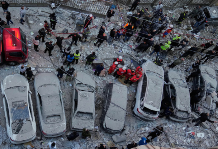 Intensifikohen sulmet, Izraeli godet objektiva të Hezbollahut në Bejrut dhe Tirin