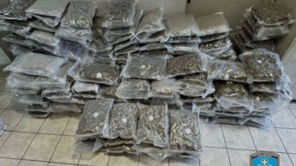 Trafikuan 219 kg “skunk” në Pire, zbulohet organizata shqiptaro-greke e drogës