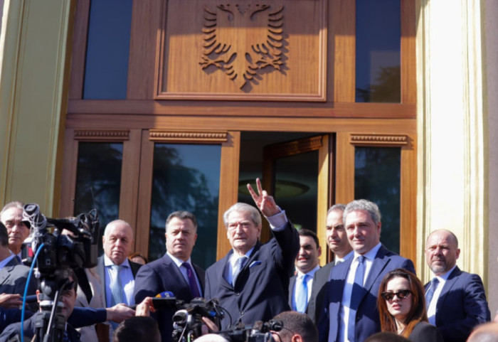 Berisha para Parlamentit: Rama, kryeministri më i poshtëruar, po shkelmon Kushtetutën për të mbrojtur vjedhjet