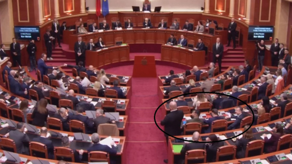 Taulant Balla me gardist në seancë, Noka i ankohet Peleshit