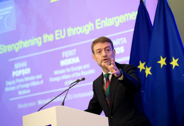 Ministri Hoxha në Bruksel: Zgjerimi në qendër të agjendës evropiane