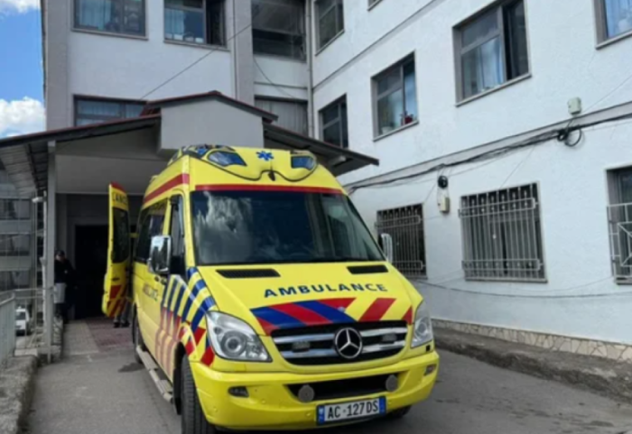 Dyshohet se nëna e la pa ushqyer, në gjendje të rëndë foshnja në Korçë