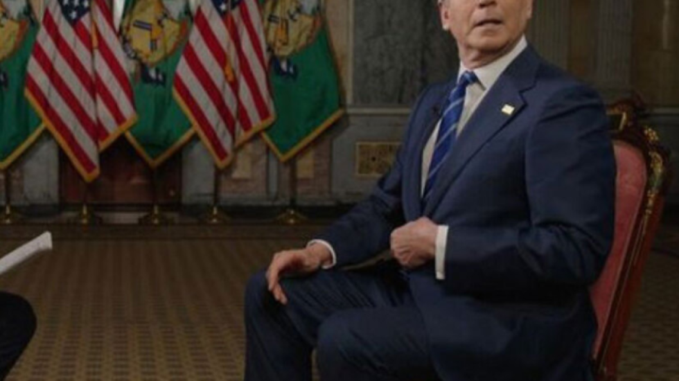 “Trump të do urgjentisht”, Sekretari i Thesarit ndërpret intervistën, kthehet me zë të dridhur pas 2 orësh