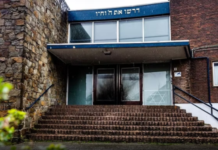 Tjetër sulm në sinagogë, 4 të arrestuar në Roterdam