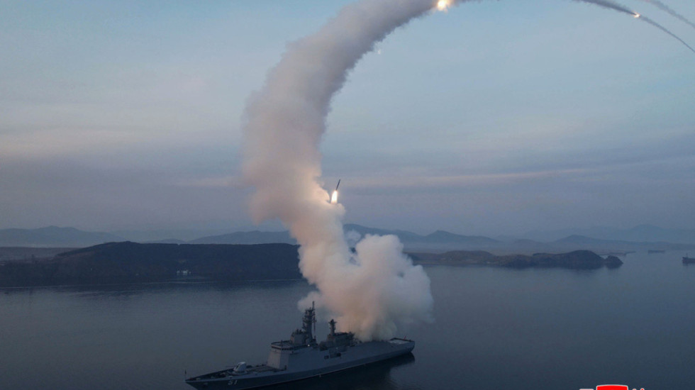 Kim teston durimin e Trump, Koreja e Veriut lëshon raketë gjatë stërvitjes ushtarake SHBA-Kore e Jugut