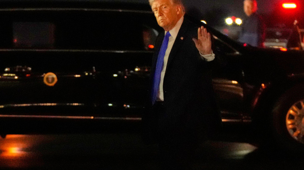 SHBA bombardon ishullin Kharg, Trump: Irani është plotësisht i mposhtur dhe po kërkon marrëveshje