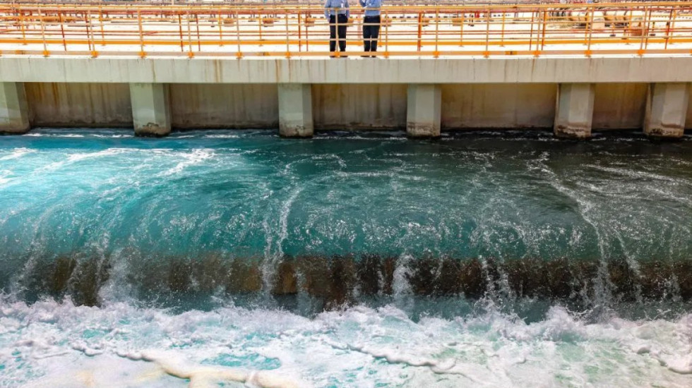 Lufta e naftës ngre alarmin për Luftën e Ujit, pika e dobët e Gjirit Persik
