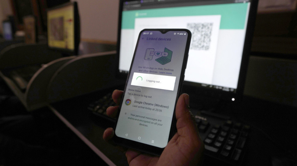 Mjaftoi vetëm një mesazh në WhatsApp, shkarkimet nga puna që ngritën në këmbë sindikatat në Itali