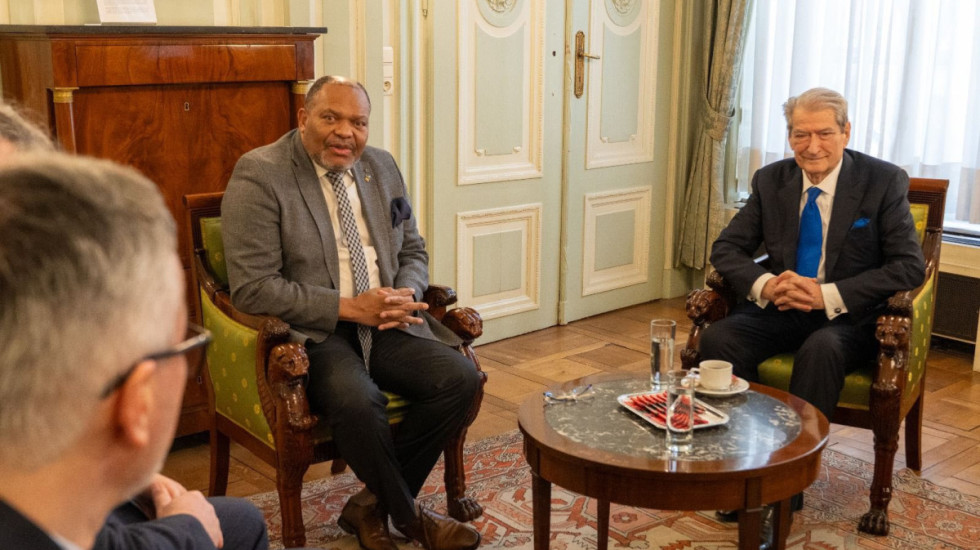 “Po rritet krimi i organizuar”, Berisha denoncon në Bruksel: Mungojnë zgjedhjet e lira