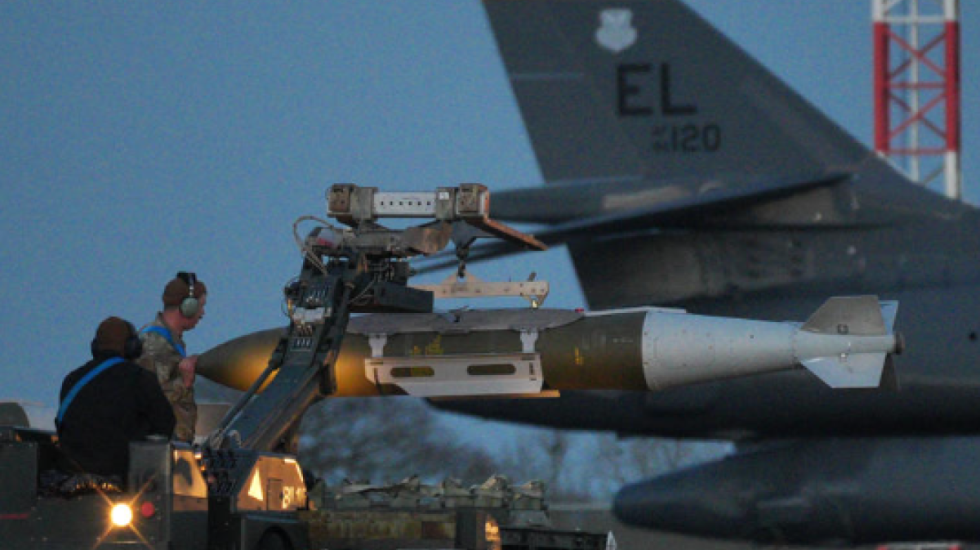 SHBA bombardon tunelet raketore të Iranit, dronët godasin bazën Victory në Irak ndërsa forcat e NATO-s tërhiqen