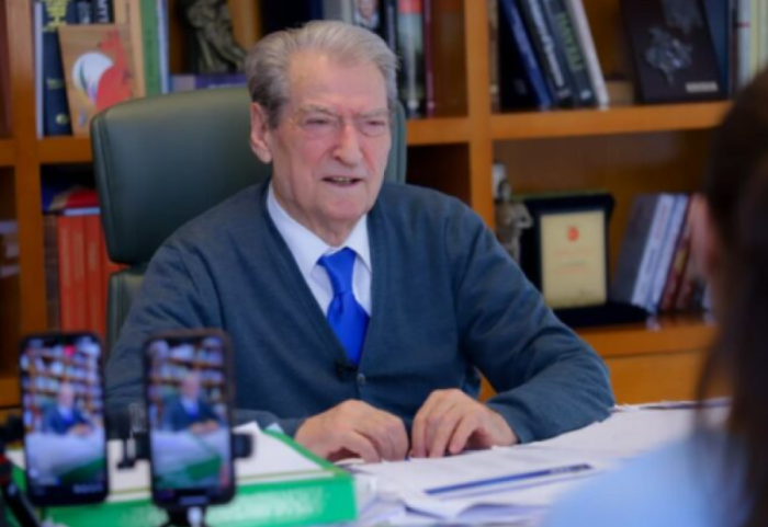 "Nesër, kryengritje kundër regjimit", Berisha zbulon skenarin e protestës: S'ka deputetë në vijën e parë