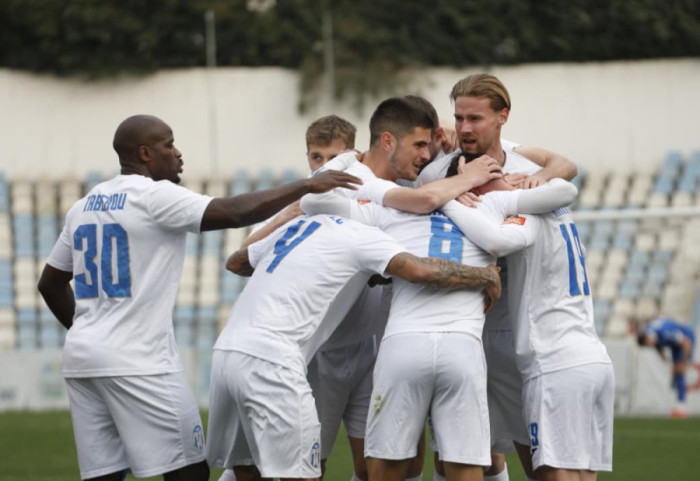 Lot, emocione dhe shpresë, Tirana mposht Vorën dhe rikthehet në garë për mbijetesë