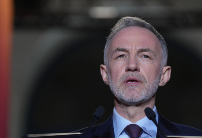 Socialistët e Francës mbajnë pushtetin në qytetet kryesore