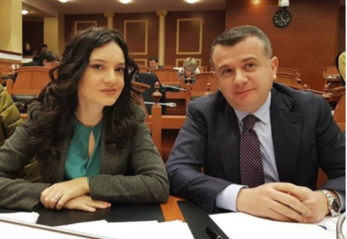 Mungesa në votimin për Ballukun bëhet çështje në PS, Spiropali përplasje në distancë me Ballën