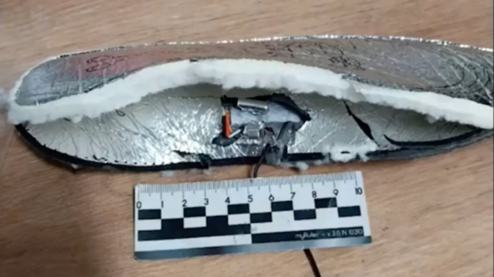 Këpucë si “mina me sahat”, del zbuluar plani i Ukrainës për të gjymtuar ushtarët rusë