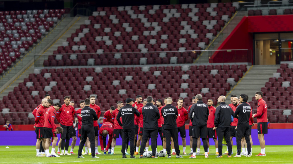 Balotazh në repartin ofensiv, Sylvinho lë “vrasësin” e polakëve në tribunë