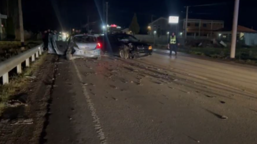 Aksident i rëndë në Korçë, dy të mitur përfundojnë në spital