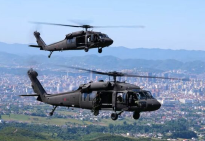 Presidenti Begaj emëron Edmond Vocin në krye të Forcës Ajrore