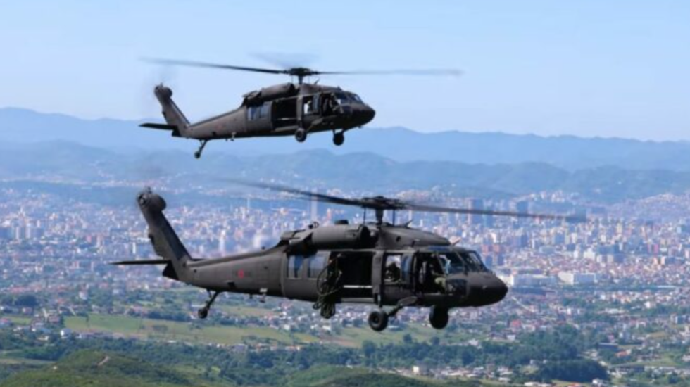 Presidenti Begaj emëron Edmond Vocin në krye të Forcës Ajrore