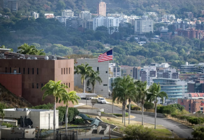 Rihapet pas 7 vitesh ambasada e SHBA-ve në Venezuelë