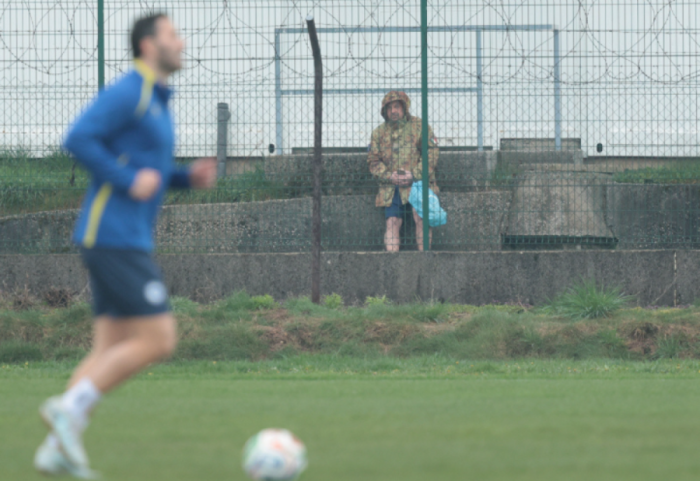 Tension para finales Bosnje-Itali, ushtari italian “spiunon” Dzekon me shokë në stërvitje