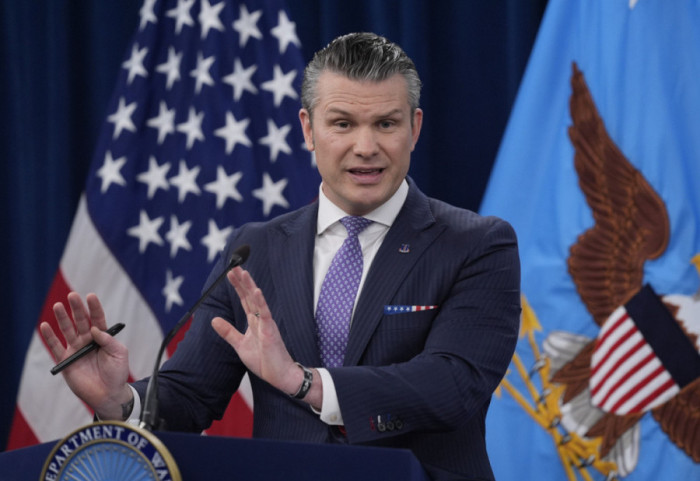 “Më shumë bomba”, Hegseth presion Iranit: Pranoni kushtet ose lufta do përshkallëzohet ditët në vijim