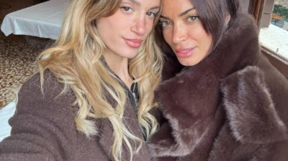 Balerina shqiptare thyen heshtjen për lidhjen me këngëtaren italiane