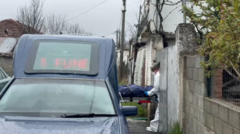 Dyshohet se është dhunuar, gjendet pajetë i moshuari në Korçë