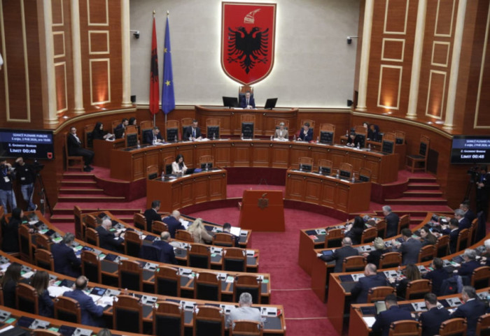 Paralajmërimi i SHBA për sulme, PS: Njoftim rutinë; PD: Siguria kombëtare nuk është çështje kafenesh