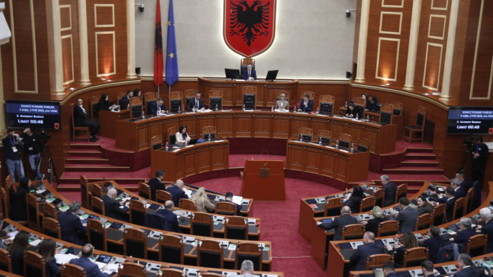 Paralajmërimi i SHBA për sulme, PS: Njoftim rutinë; PD: Siguria kombëtare nuk është çështje kafenesh