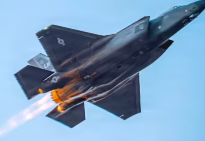 Irani rrëzon një tjetër avion luftarak amerikan, vdes piloti