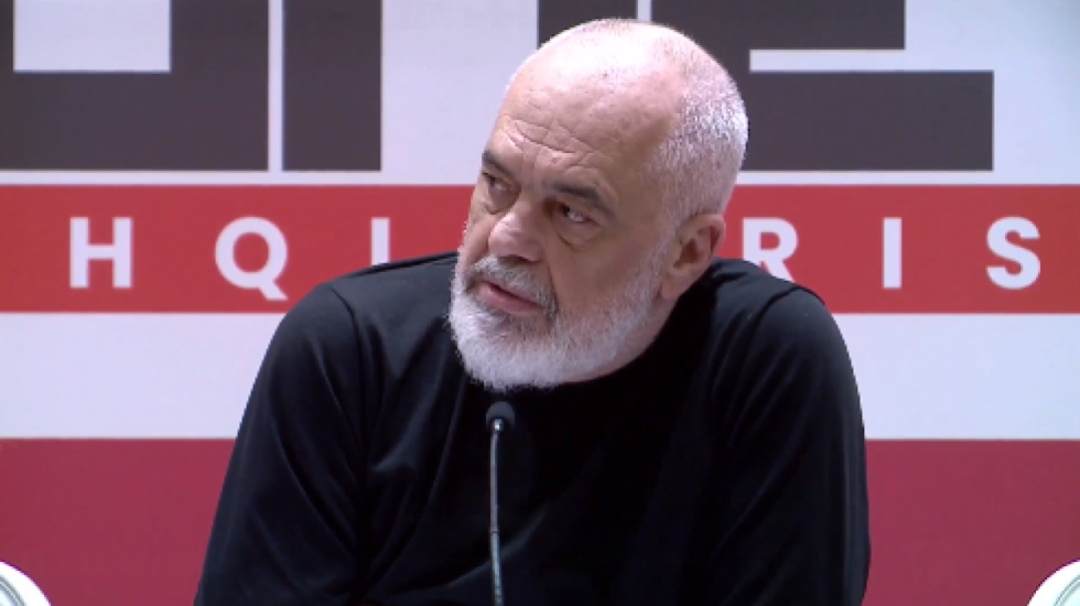 “Ankohen nga kafenetë”, Rama nis fushatën për zgjedhjet lokale duke ironizuar opozitën: Mos janë duke fjetur?