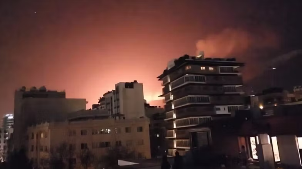 OKB voton rezolutën për Ngushticën e Hormuzit, Izraeli paralajmëron iranianët: Mos udhëtoni me tren