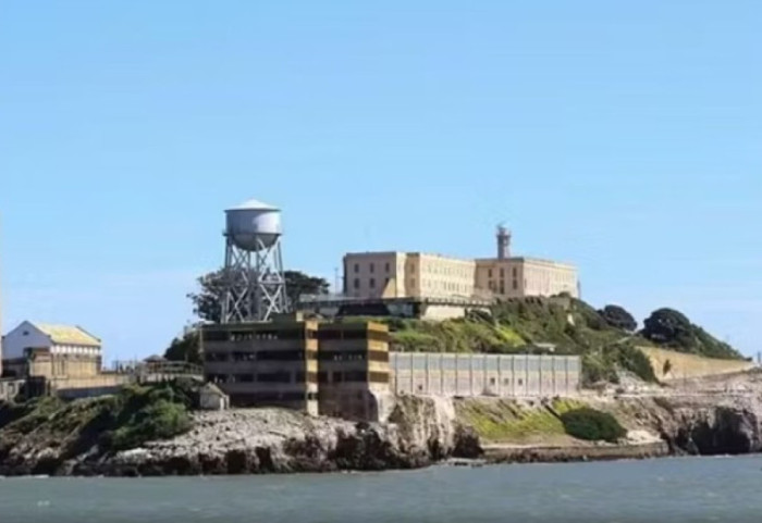Trump kërkon 152 milionë dollarë për rihapjen e burgut të Alkatrazit